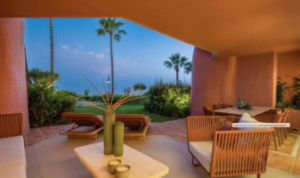 beachfront apartments in Estepona