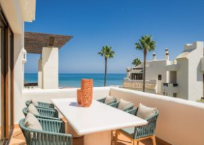 beachfront apartments in Estepona